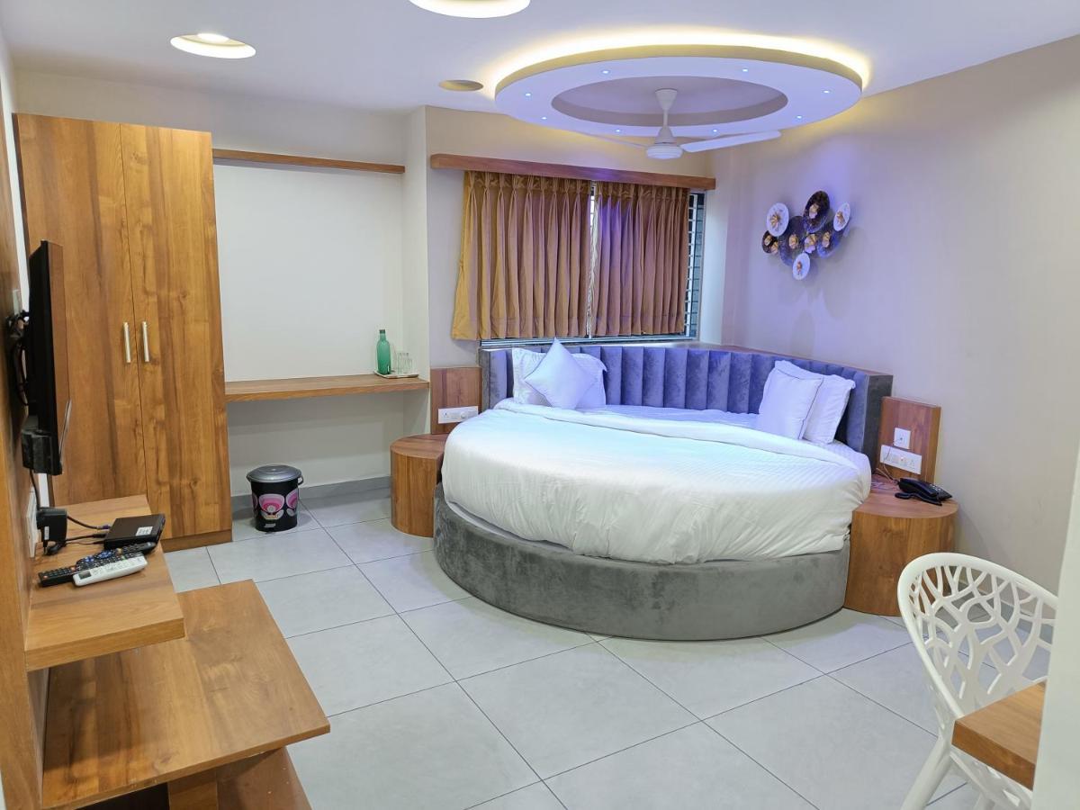 Hotel Lotus Anand Exterior photo